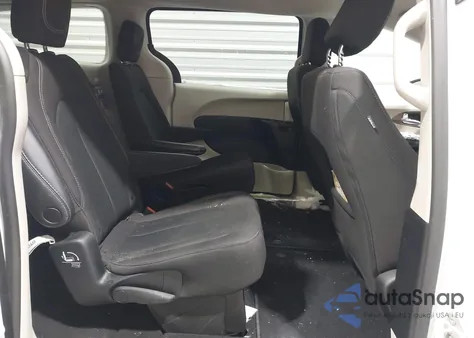 2023 Chrysler Voyager Lx из США, поврежденный, VIN 2C4RC1CGXPR602501